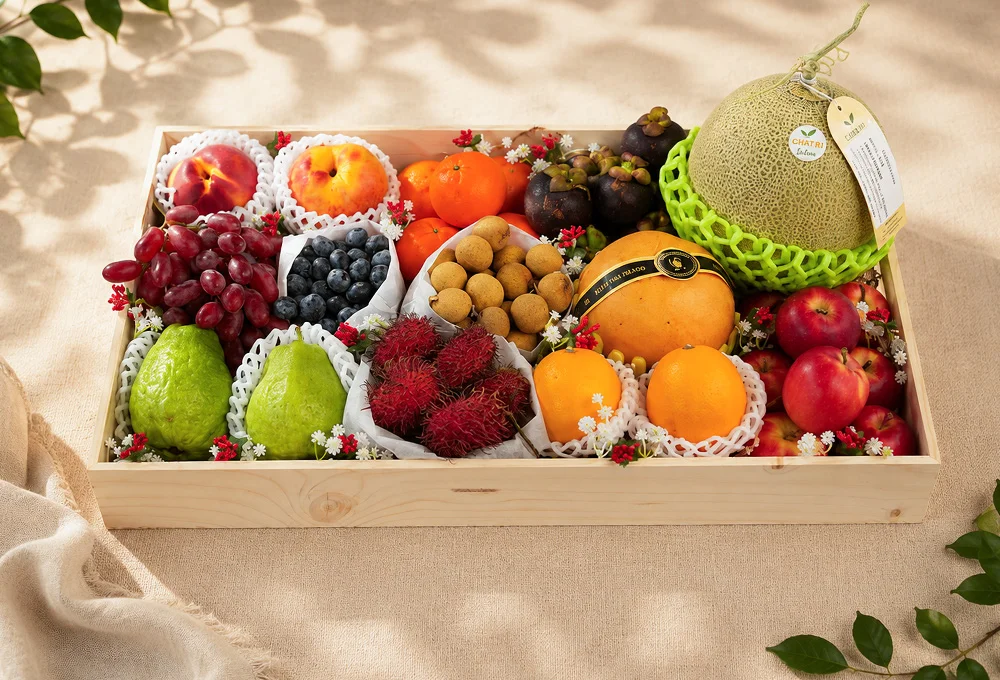 Chia Thai, Mangosteen, Mandarin Orange, Yellow Nectarine, Red Seedless Grape, Blueberry, Longan, Korean Pear, Rockit Apple, Valencia Orange, Rambutan, and Red Guava.