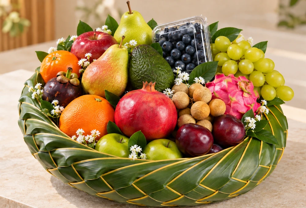 Italy Green Grape, Kutch Dragon Fruit, Longan, China Plum, Green Apple, Valencia Orange, Mangosteen, Mandarin, Kinnaur Apple, Red Beauty Pear, Green Vermont Pear, Avocado, and Blueberry.