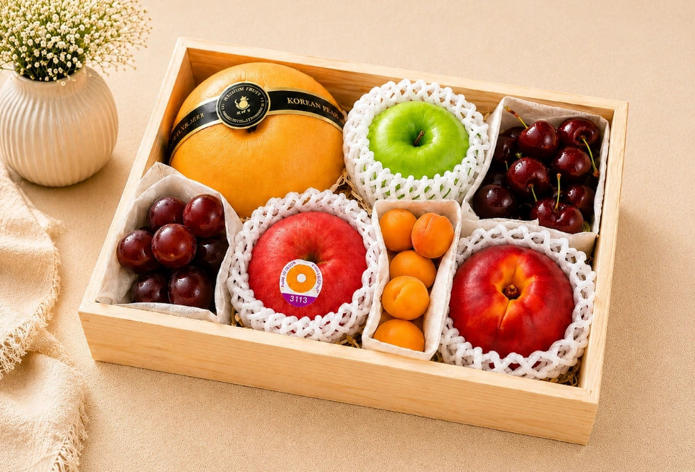 Premium Korean Pear, Green Apple, Cherries, Juicy red grapes, USA Donut Peach, Fresh Apricots, Nectarine in an Elegant Wooden Gift Box