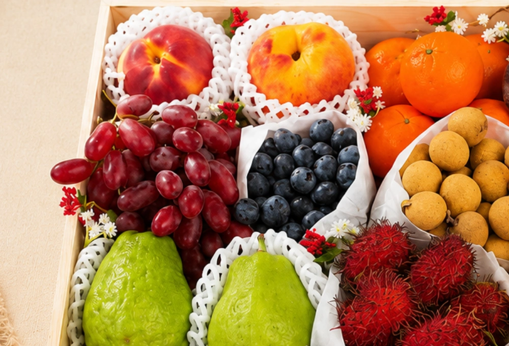 Chia Thai, Mangosteen, Mandarin Orange, Yellow Nectarine, Red Seedless Grape, Blueberry, Longan, Korean Pear, Rockit Apple, Valencia Orange, Rambutan, and Red Guava.