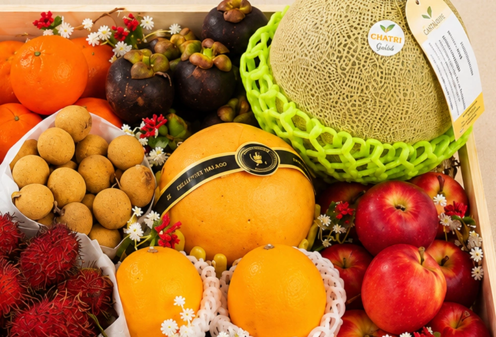 Chia Thai, Mangosteen, Mandarin Orange, Yellow Nectarine, Red Seedless Grape, Blueberry, Longan, Korean Pear, Rockit Apple, Valencia Orange, Rambutan, and Red Guava.