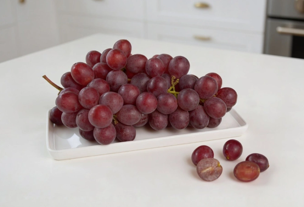 Sweet and juicy Red Globe grapes – fresh delivery in Mumbai