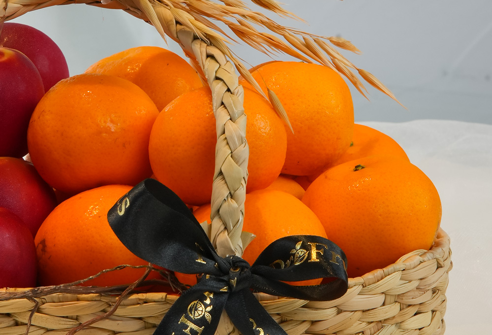 Fresh Fruit Basket - Apples & Mandarins Collection