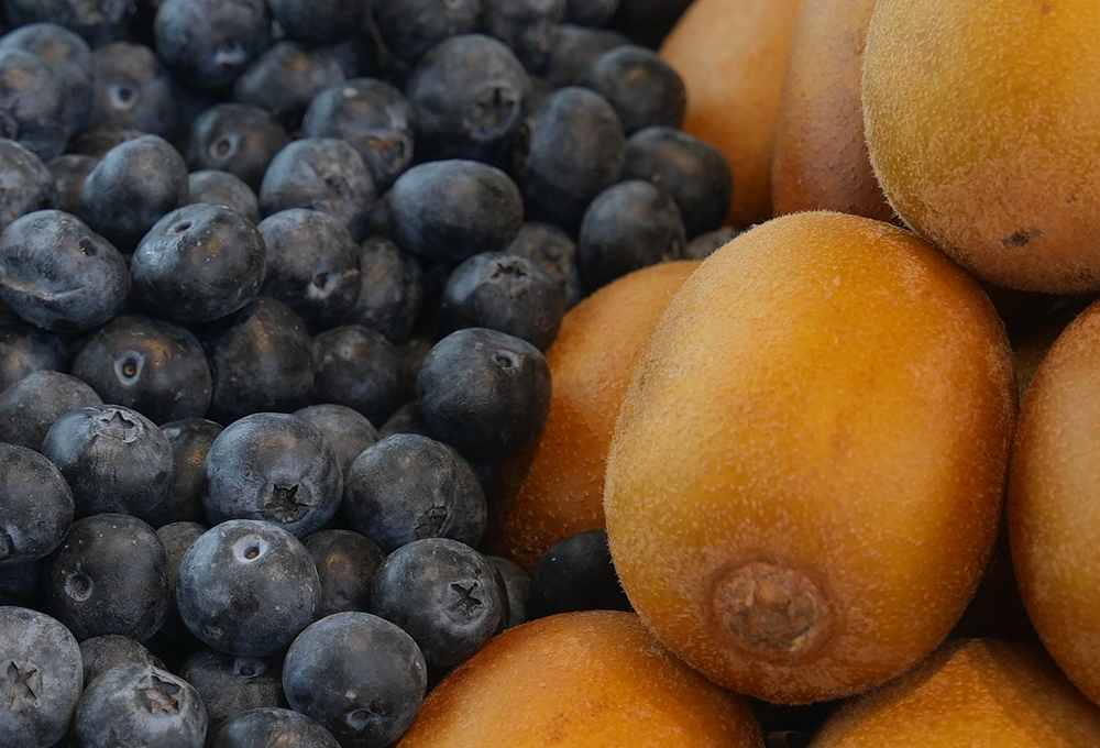 Blueberry & Golden Kiwi Premium Fruit Tray