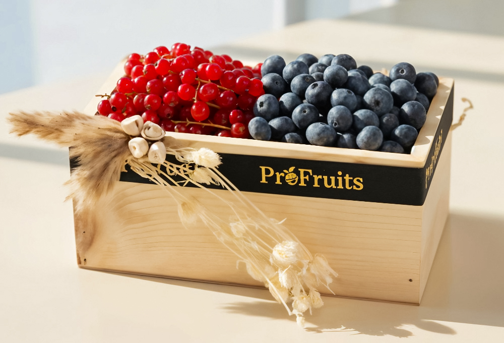 Premium Duo Berry Tray – Red Currants & Blueberries