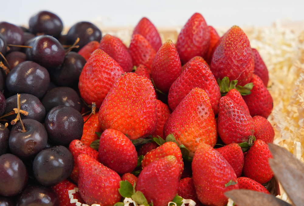 Berry Royale – Cherry & Strawberry Luxury Tray