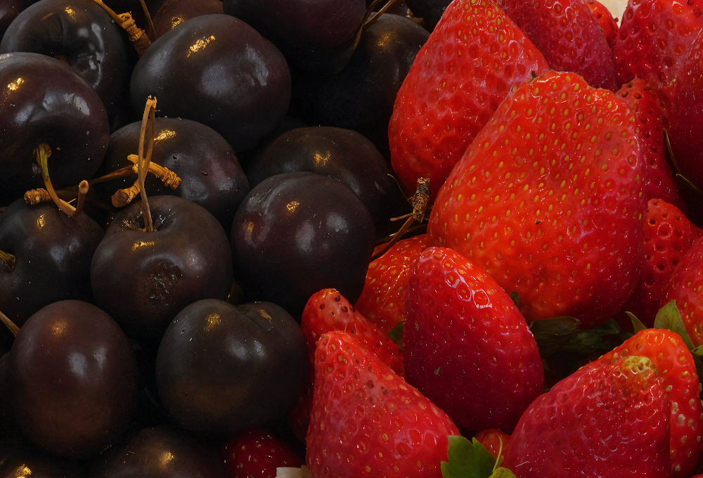 Berry Royale – Cherry & Strawberry Luxury Tray