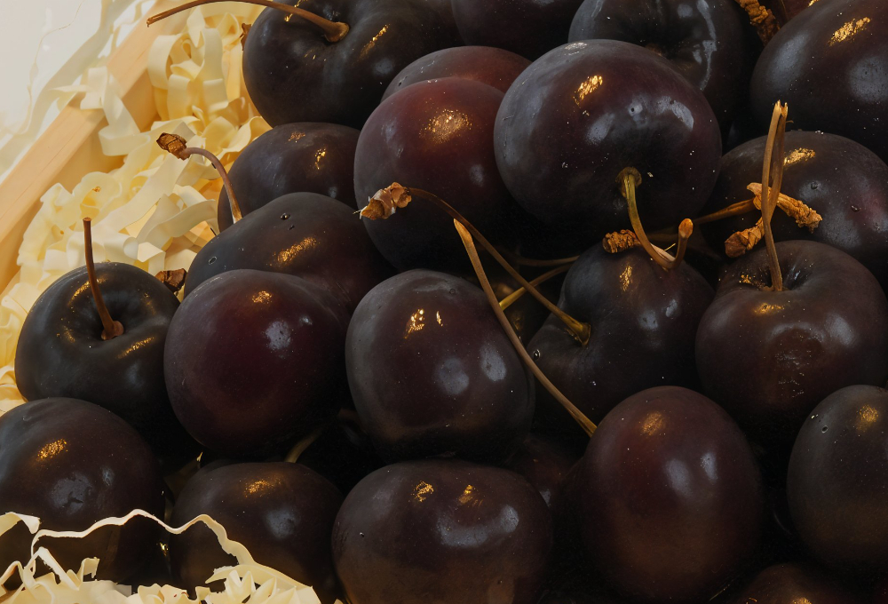 Berry Royale – Cherry & Strawberry Luxury Tray