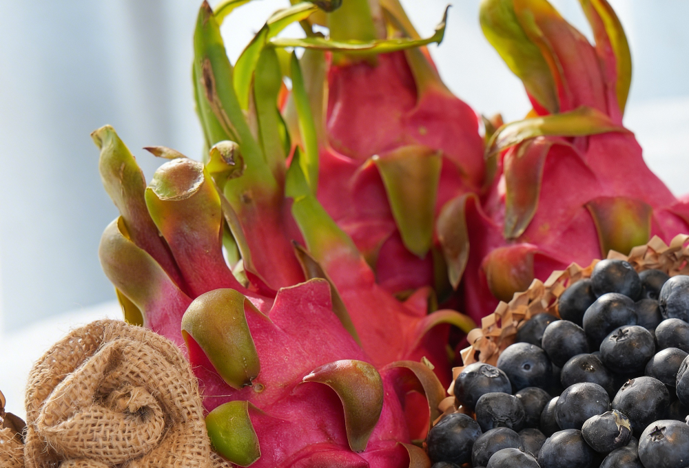 Exotic Berry, Dragon Fruit & Golden Kiwi Tray