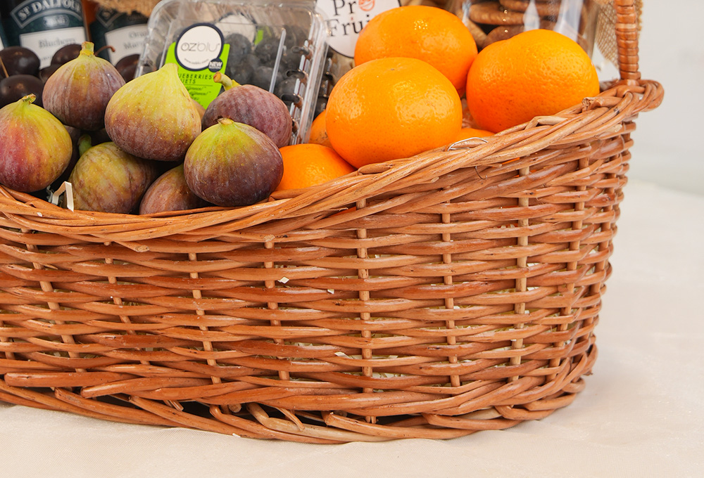 Premium Fruit Basket – Citrus & Fig Collection with Gourmet Treats