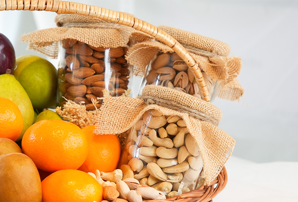 Premium Fruit Basket – Exotic Pears, Mandarins & Grapes Collection