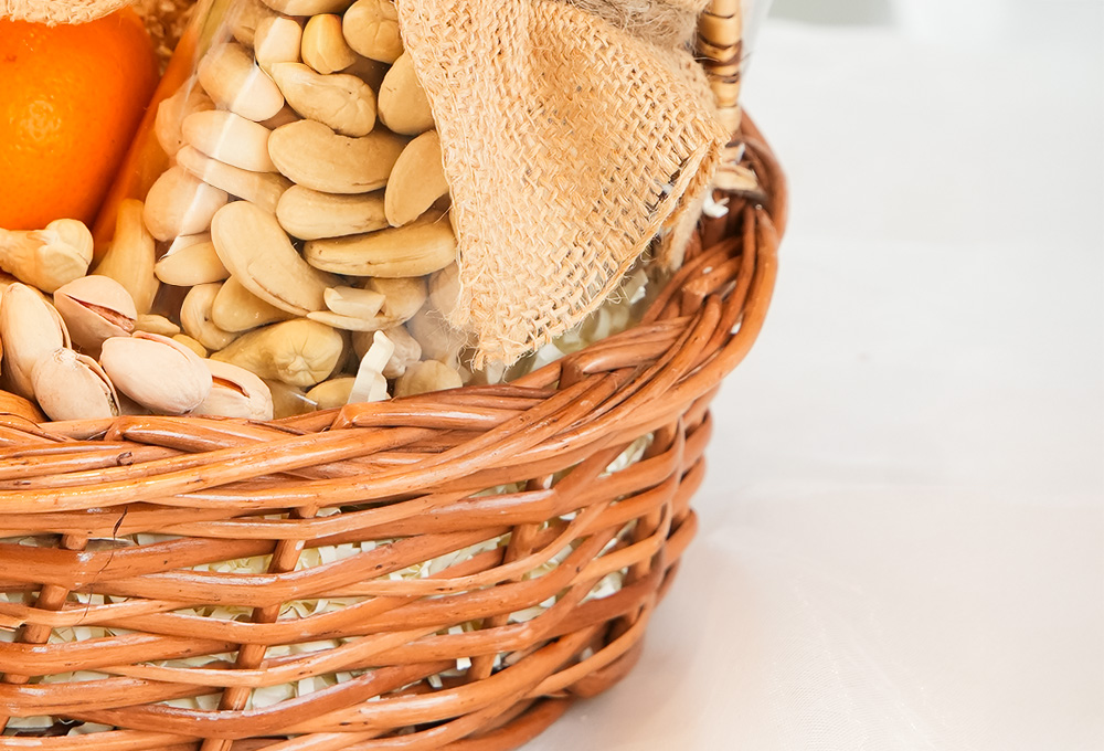 Premium Fruit Basket – Exotic Pears, Mandarins & Grapes Collection