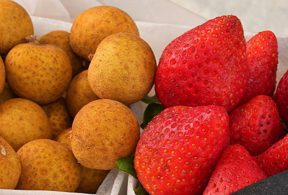 Longan & Strawberry Luxe Harvest Box