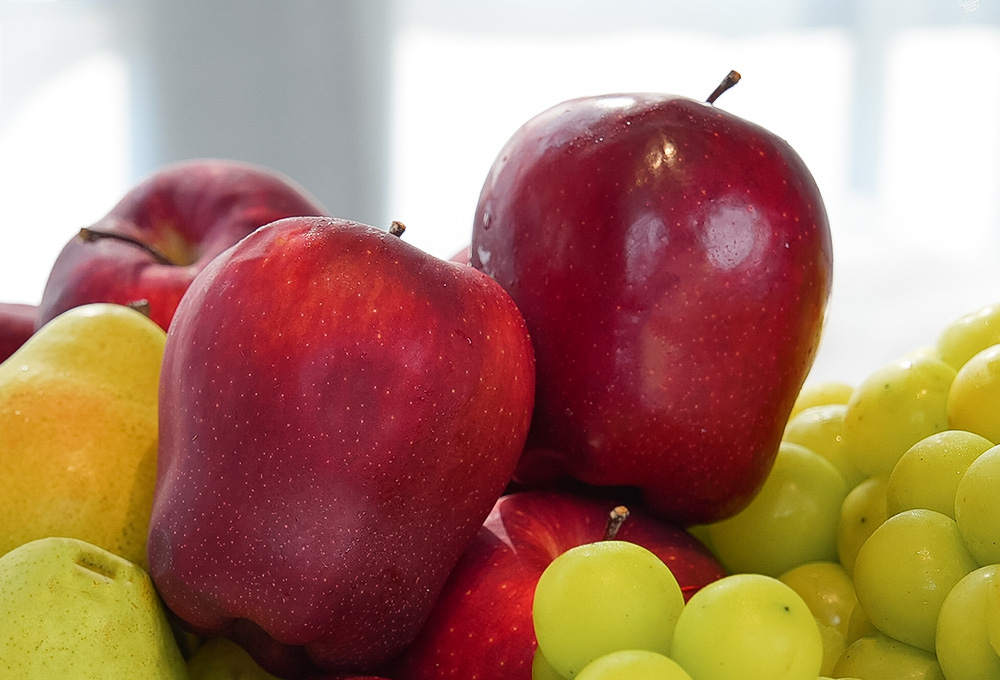 Mixed Fruit Basket - Apples, Pears & Grapes