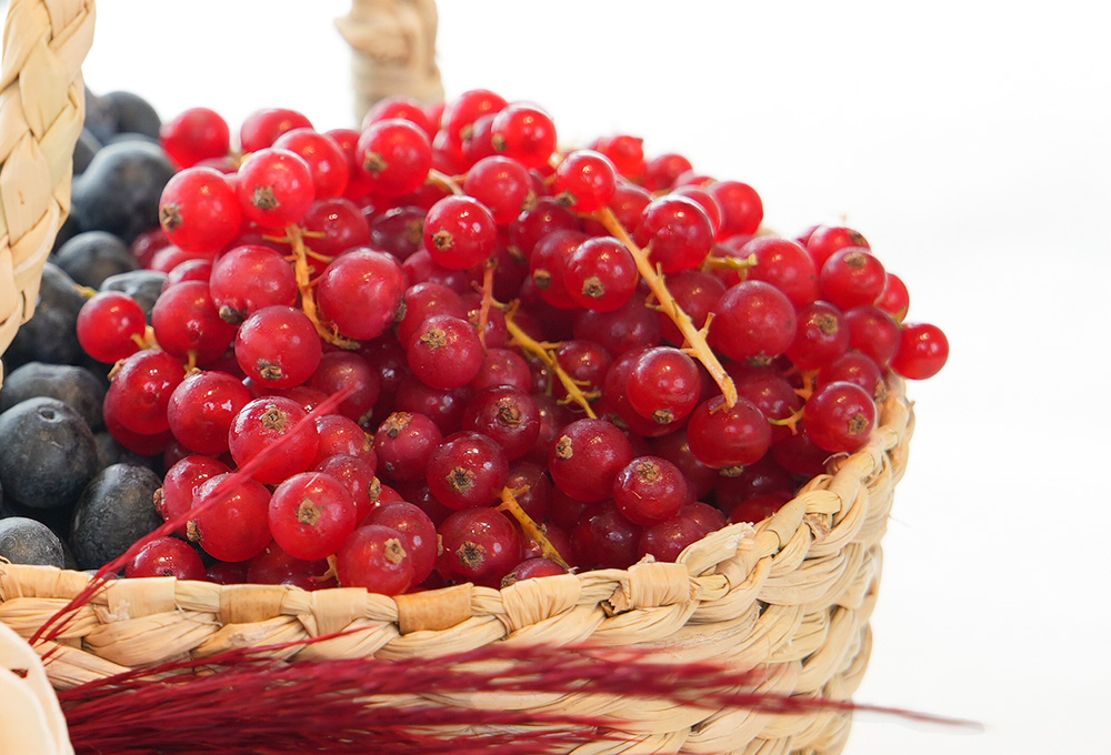 Berry Basket – A Delightful Mix of Fresh Raspberries, Blueberries & Red Currants