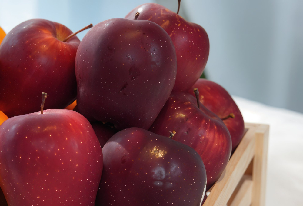 Red Globe Grapes, Mandarin & Apple Luxury Fruit Tray