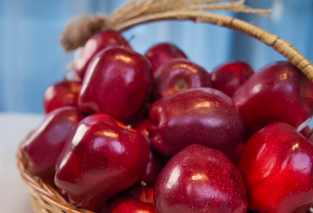 Washington Apple Classic Basket
