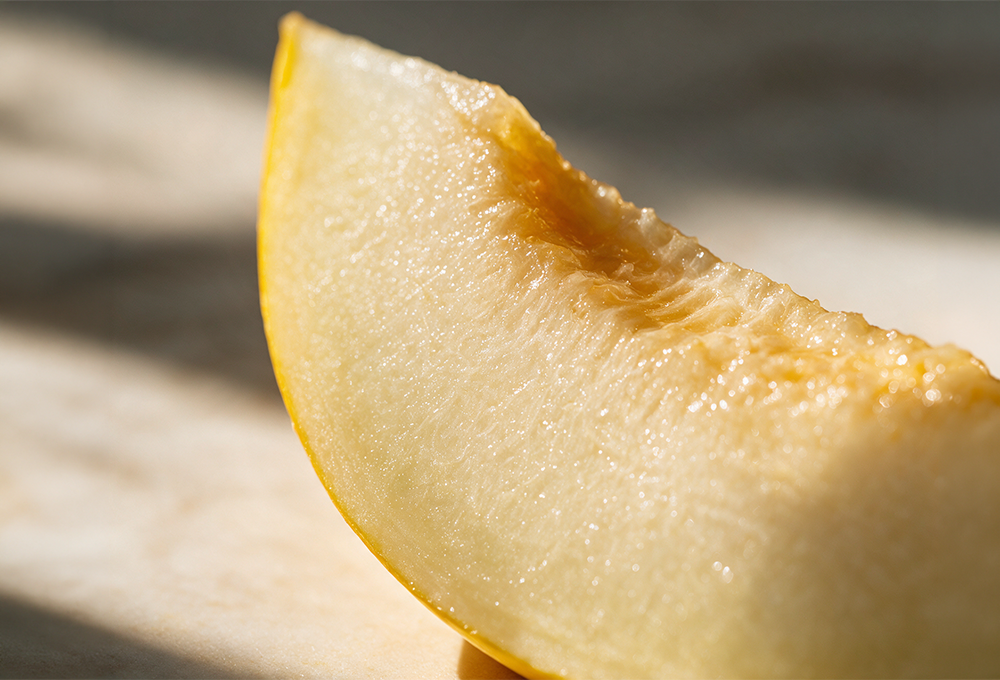 Honey Dew Muskmelon 1 Pc (Approx 2.3 kg to 2.6 kg)